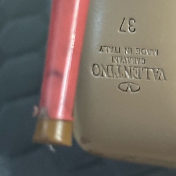 VALENTINO PATENT ROCKSTUD CAGED PUMP 100MM. COLOR: CANDY ROSE/POUDRE. SIZE 37 - Picture 3 of 5